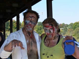 https://www.dundeemill.org/pictures/2014/17 zombie couple.jpg